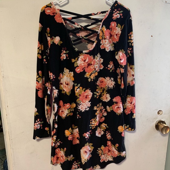 Floral mid thigh dress - Picture 2 of 3